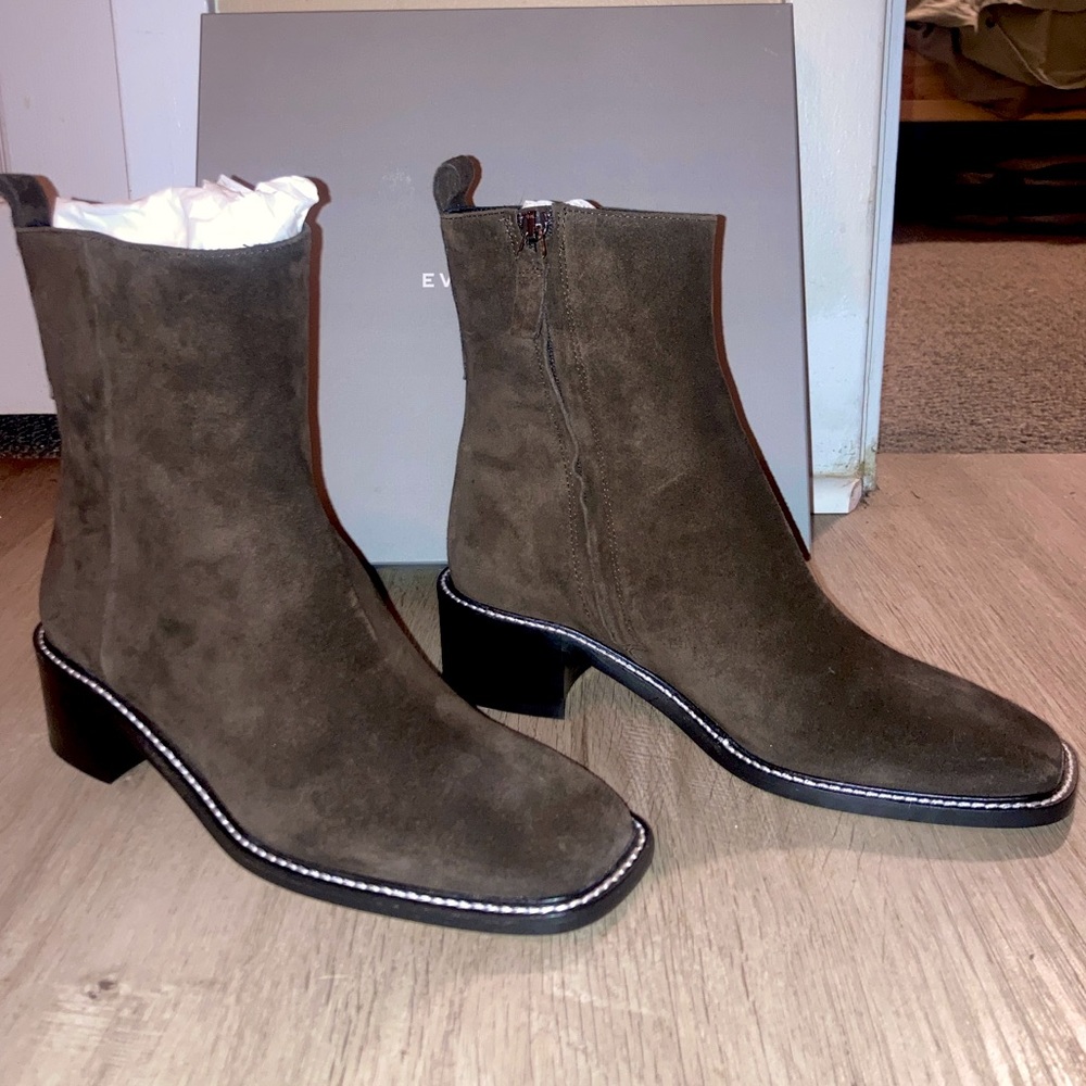 Boot - Everlane - Brown Suede - Never Worn